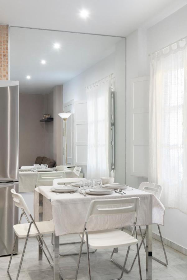 Apartamento Con Terraza En Sevilla Centro By Rent Me Eksteriør billede