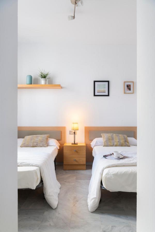 Apartamento Con Terraza En Sevilla Centro By Rent Me Eksteriør billede