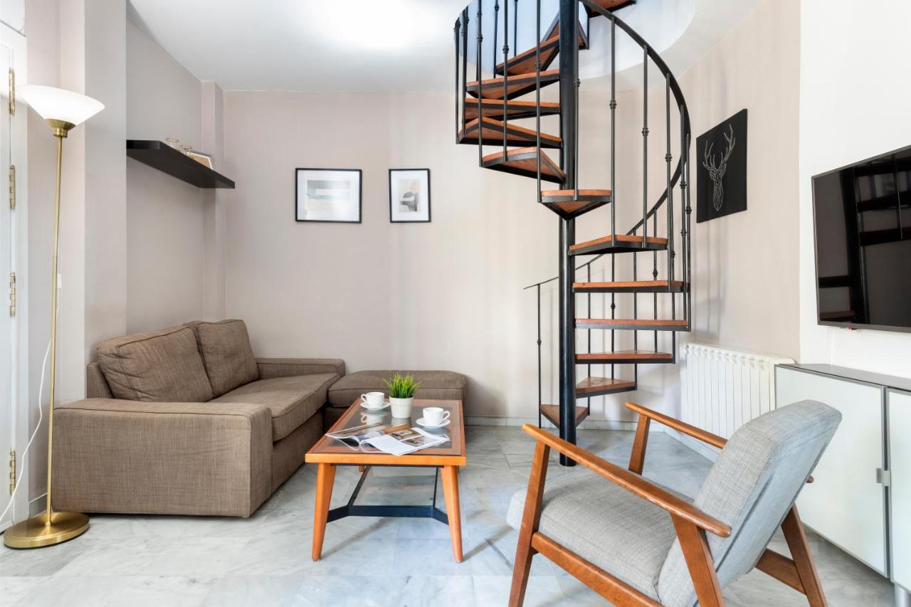 Apartamento Con Terraza En Sevilla Centro By Rent Me Eksteriør billede
